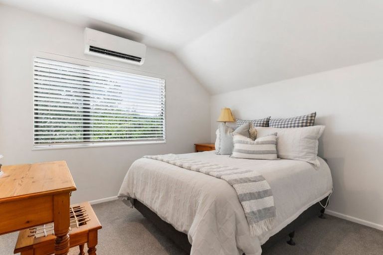 Photo of property in 2/52 Uxbridge Road, Mellons Bay, Auckland, 2014