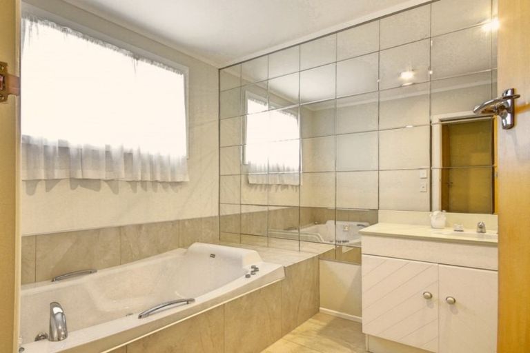 Photo of property in 38 Waterfront Road, Pukenui, 0484