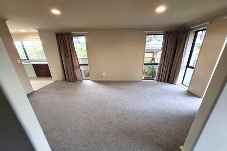 Photo of property in 3/31 Orwell Road, Greenhithe, Auckland, 0632