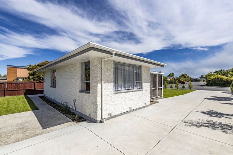 Photo of property in 76 Bush Street, Rangiora, 7400
