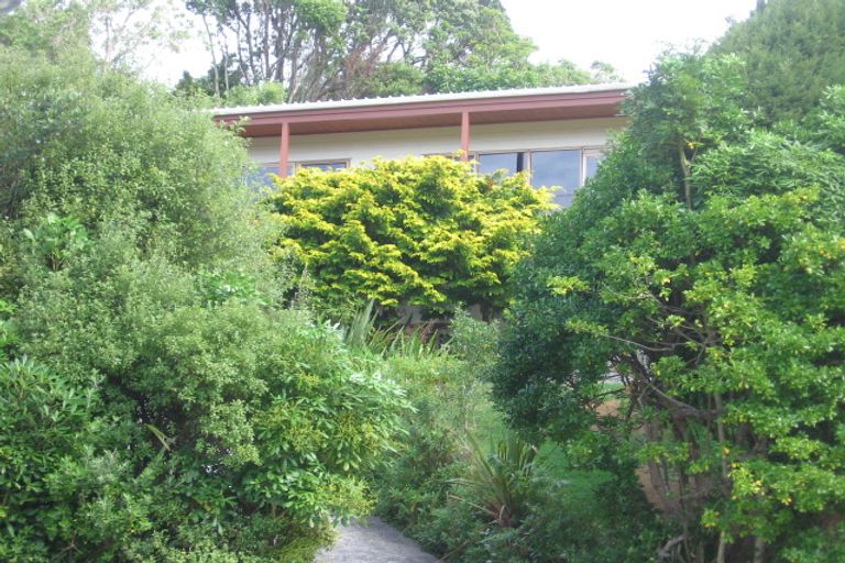 Photo of property in 5 Sandhurst Way, Crofton Downs, Wellington, 6035