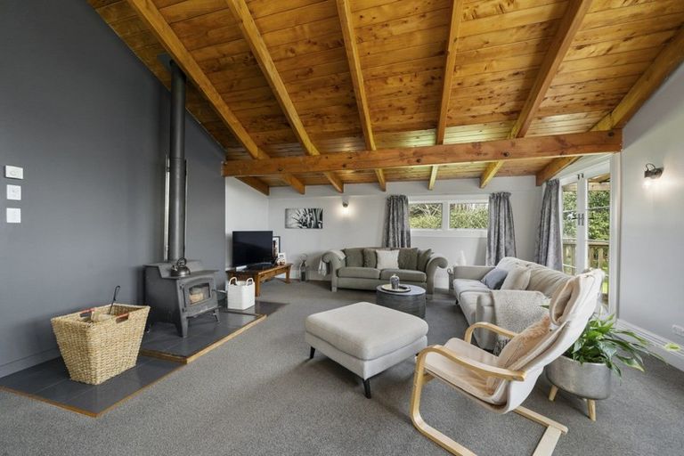 Photo of property in 8a Carthew Street, Okato, 4335