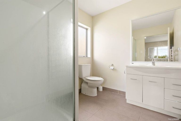 Photo of property in 116 Popokatea Drive, Takanini, 2112