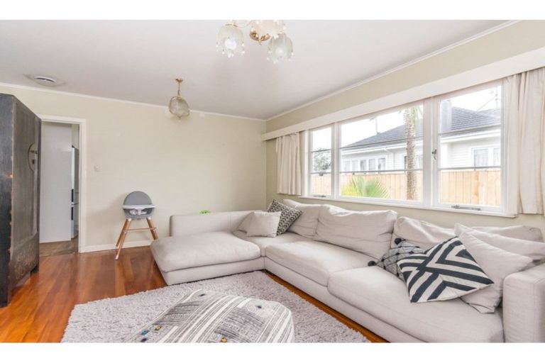 Photo of property in 1/18 Parker Avenue, New Lynn, Auckland, 0600