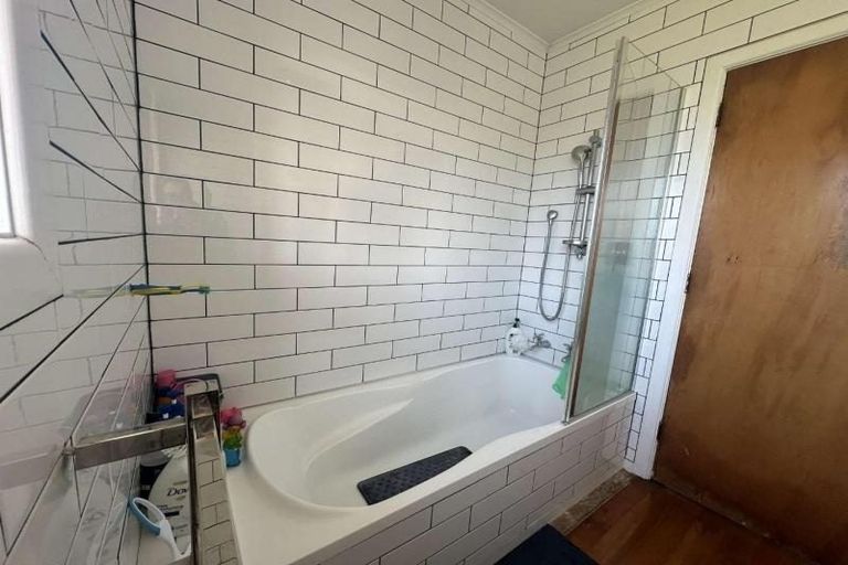 Photo of property in 73 Bayly Road, Blagdon, New Plymouth, 4310