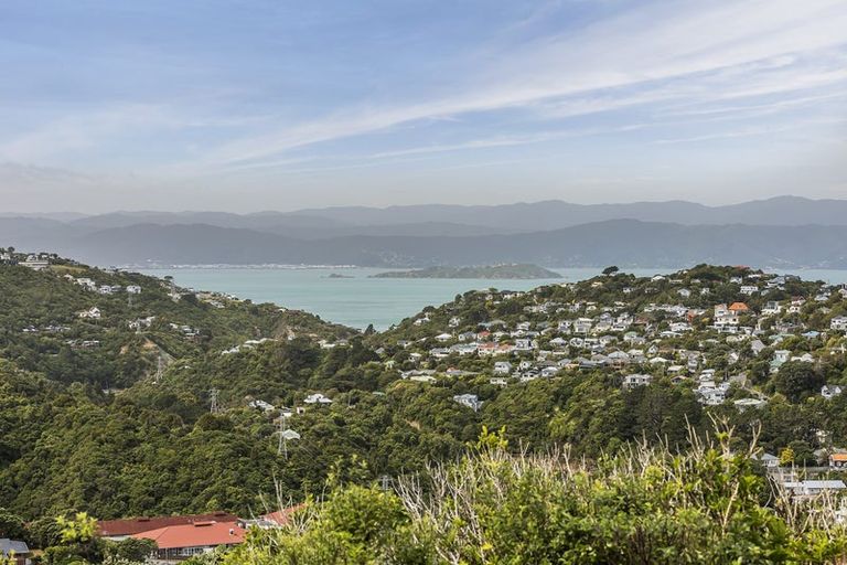 Photo of property in 3a Oldham Way, Crofton Downs, Wellington, 6035