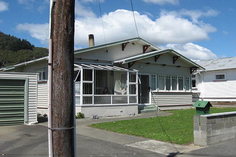 Photo of property in 127 Tipahi Street, Nelson South, Nelson, 7010