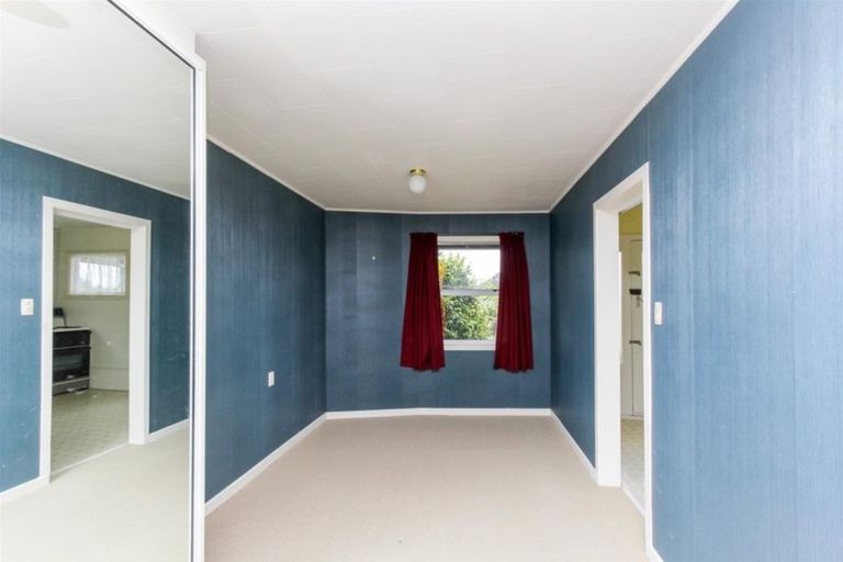 Photo of property in 4b Catherine Crescent, Moturoa, New Plymouth, 4310