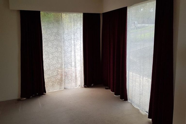 Photo of property in 212 Forrest Hill Road, Forrest Hill, Auckland, 0620