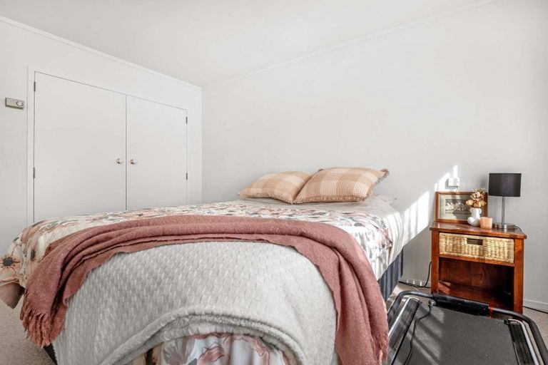 Photo of property in 5 Carlyle Street, Leamington, Cambridge, 3432