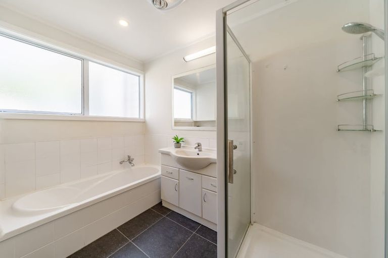 Photo of property in 6 Haast Close, Kelson, Lower Hutt, 5010