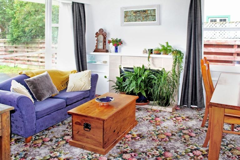 Photo of property in 8 Saint Johns Avenue, Palmerston North, 4414