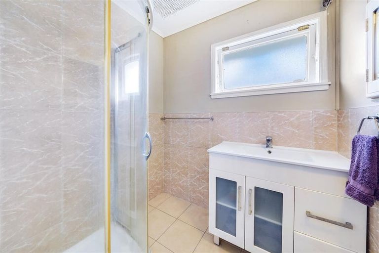 Photo of property in 2/116 Wallace Road, Papatoetoe, Auckland, 2025