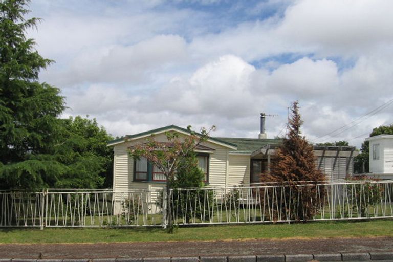 Photo of property in 3 Kotahi Road, Mount Wellington, Auckland, 1062