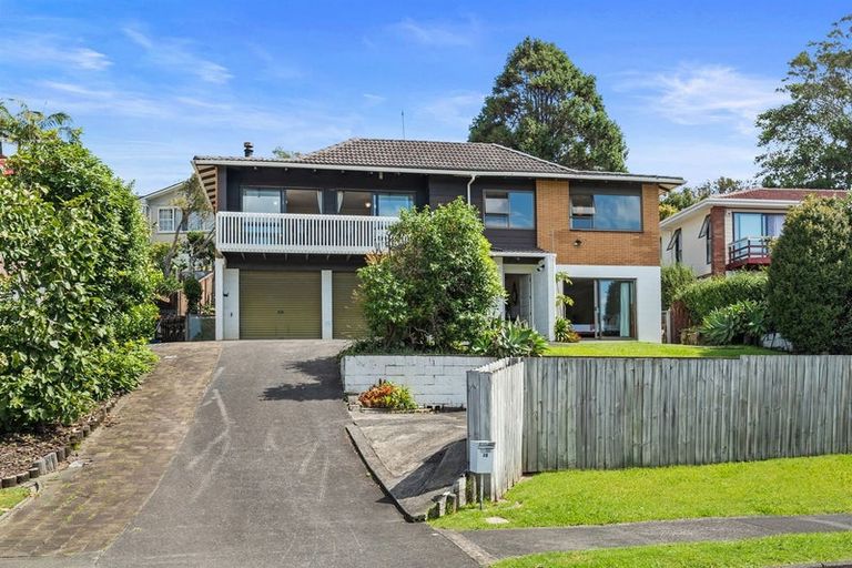 Photo of property in 28 Stapleford Crescent, Browns Bay, Auckland, 0630
