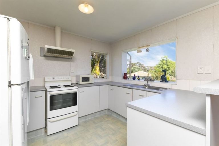 Photo of property in 5 Jacinta Grove, Swanson, Auckland, 0612