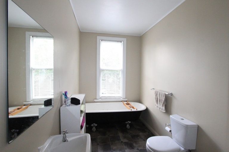 Photo of property in 2 Cambridge Street, Pahiatua, 4910