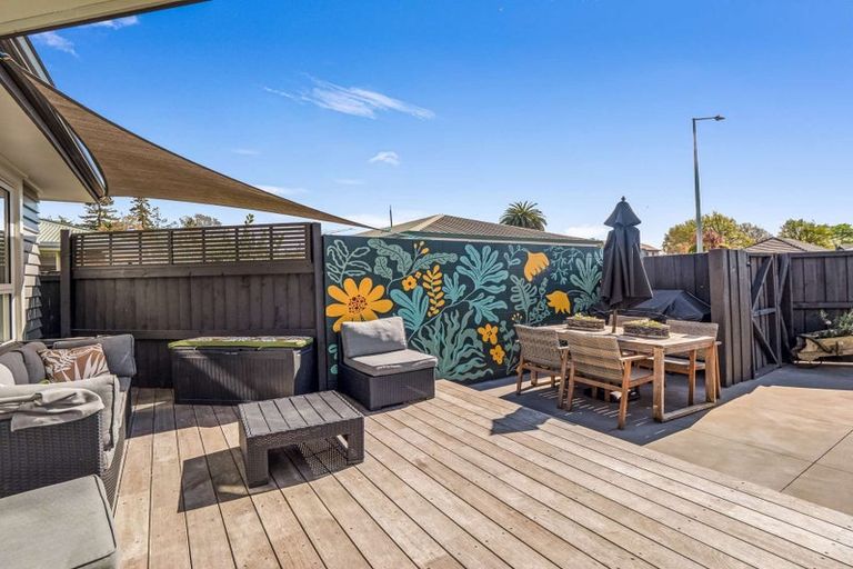 Photo of property in 14 Centaurus Road, Cashmere, Christchurch, 8022