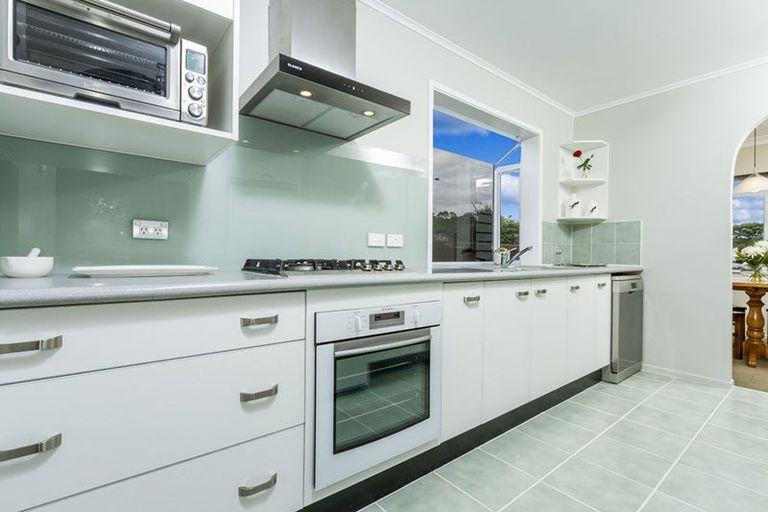 Photo of property in 215 Manuka Road, Bayview, Auckland, 0629