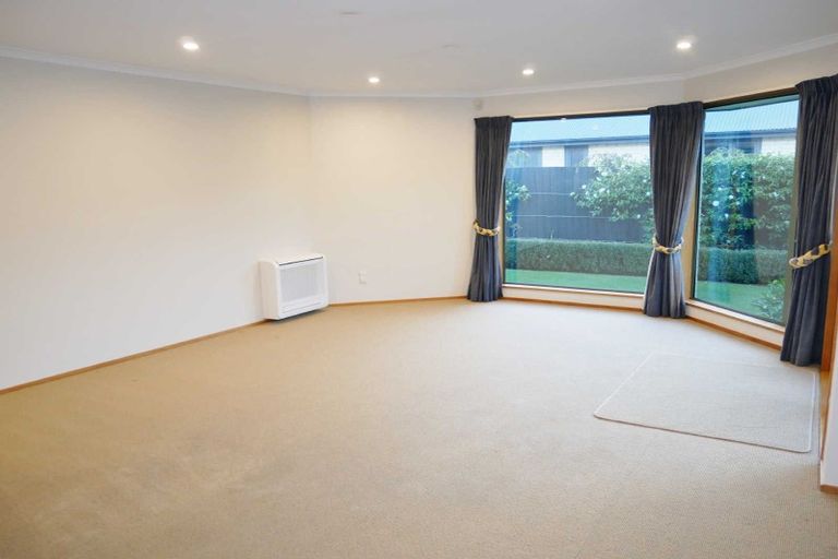Photo of property in 38 Marble Wood Drive, Papanui, Christchurch, 8053