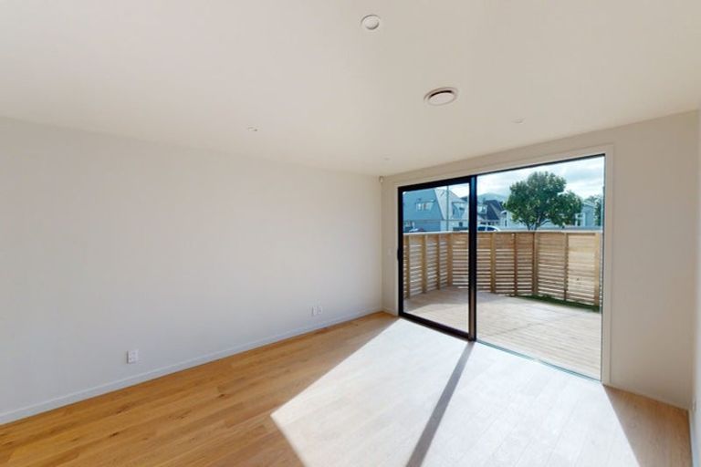 Photo of property in 1c Wai-iti Crescent, Woburn, Lower Hutt, 5010