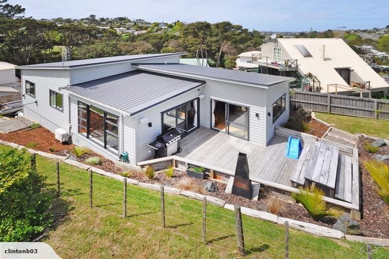 Photo of property in 24 Shadon Place, Stanmore Bay, Whangaparaoa, 0932