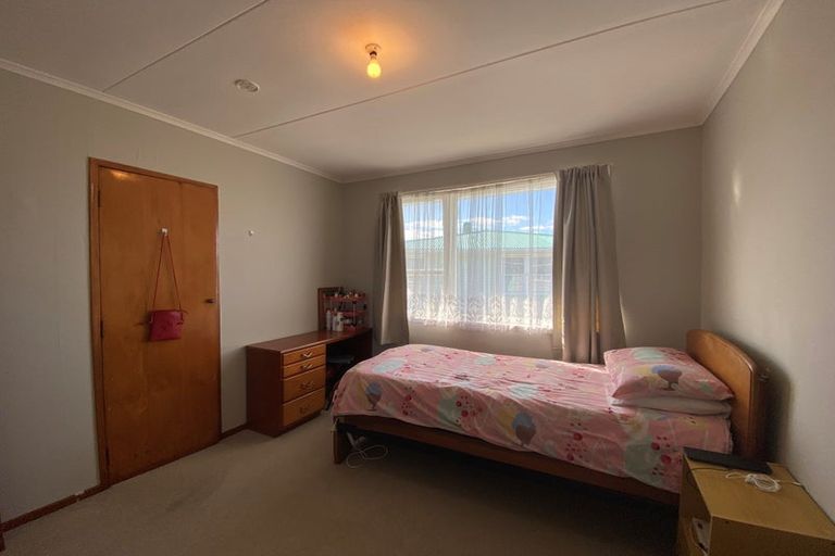 Photo of property in 9 Short Street, Waitara, 4320