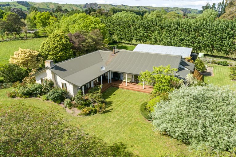 Photo of property in 94 Kahikatea Road, Te Ore Ore, Masterton, 5886