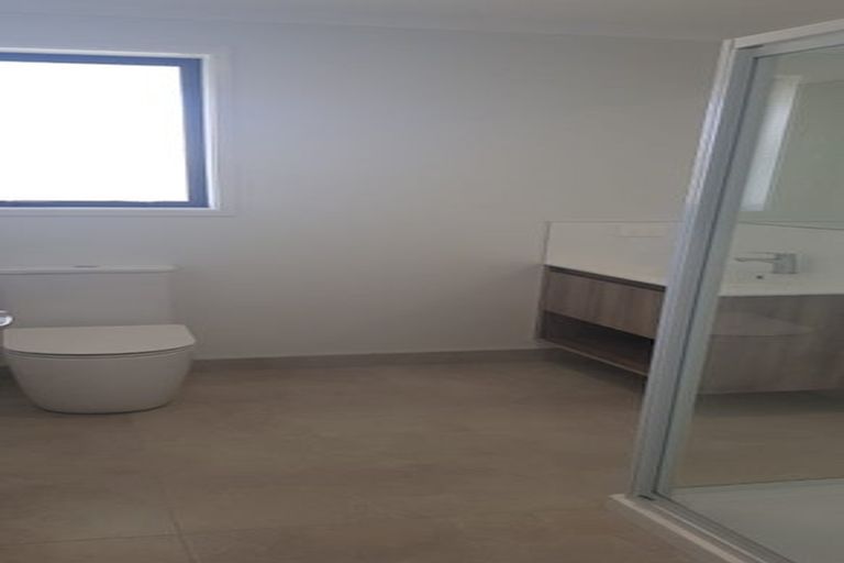 Photo of property in 24 Sando Way, One Tree Point, 0118