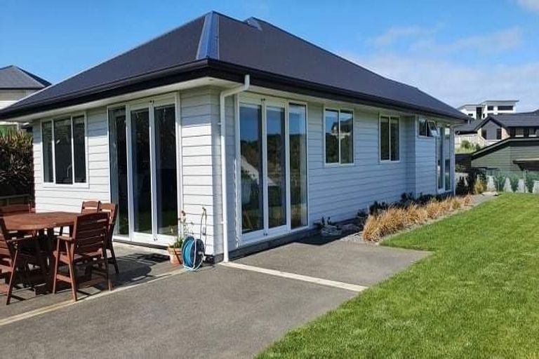 Photo of property in 33 Golf Vue Place, Castlecliff, Whanganui, 4501