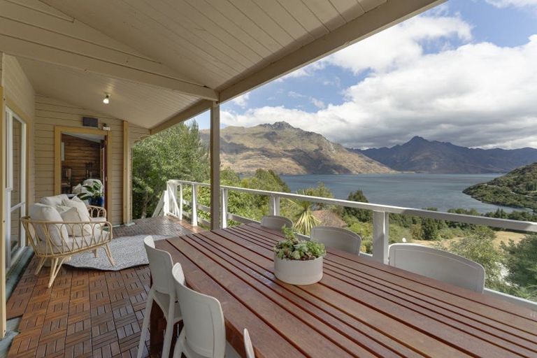 Photo of property in 22 Mckerrow Place, Sunshine Bay, Queenstown, 9300