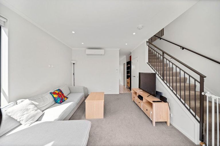 Photo of property in 37 Matairangi Avenue, Totara Heights, Auckland, 2105