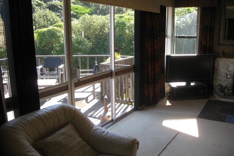 Photo of property in 17 Holly Grove, Maungaraki, Lower Hutt, 5010