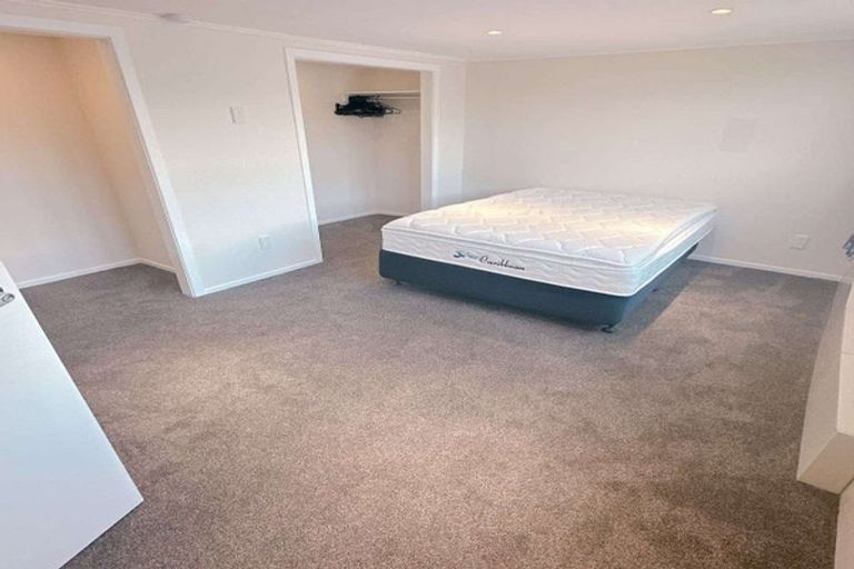 Photo of property in 11 Lerwick Terrace, Melrose, Wellington, 6023