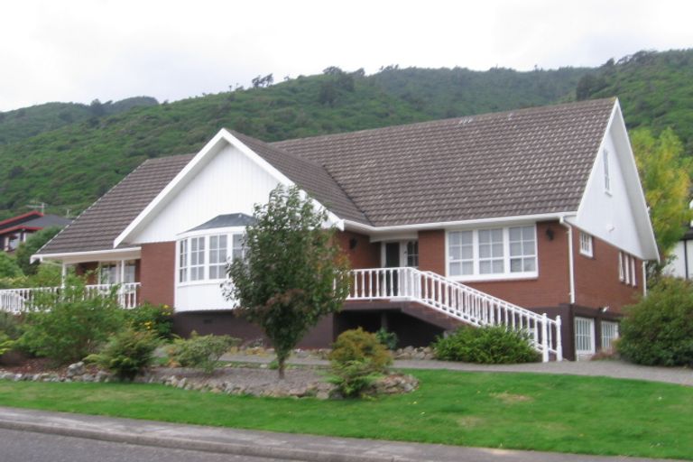 Photo of property in 139 Winara Avenue, Waikanae, 5036