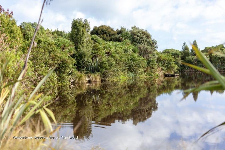 Photo of property in 7 Jade Lane, Paraparaumu, 5032
