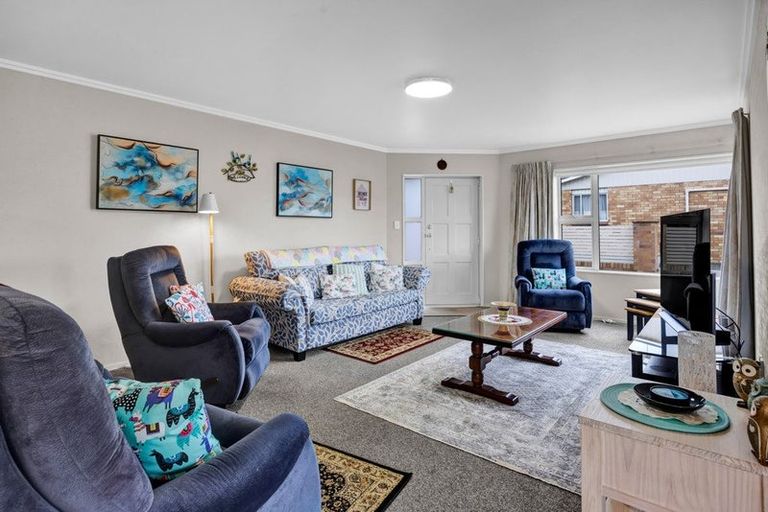 Photo of property in 11 Grey Street, Hawera, 4610