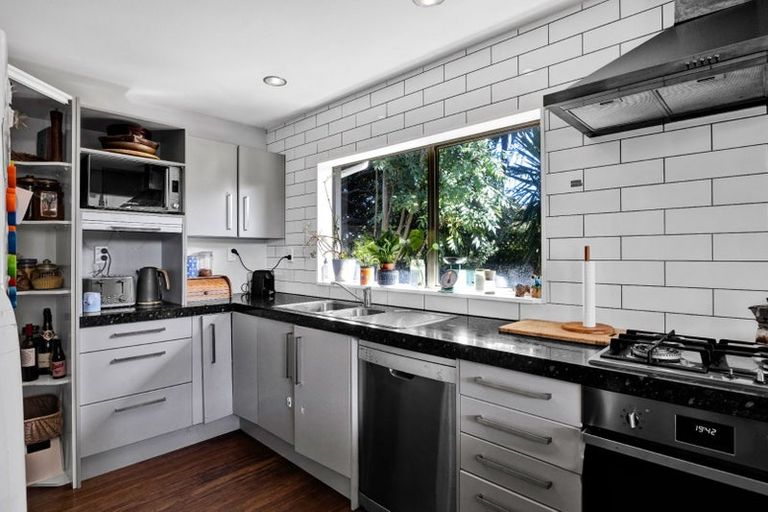 Photo of property in 23 Prudence Place, Oakura, 4314