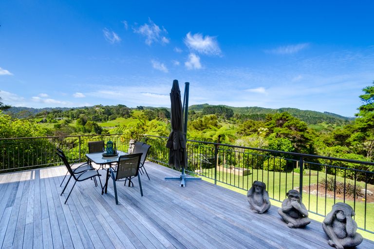 Photo of property in 81 Stoney Creek Drive, Waitakere, Henderson, 0782