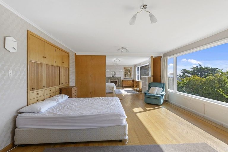 Photo of property in 105 Dyers Pass Road, Cashmere, Christchurch, 8022