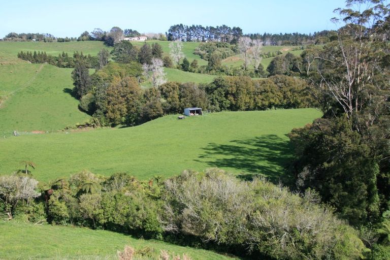 Photo of property in 114 Ackworth Road, Lepperton, New Plymouth, 4373