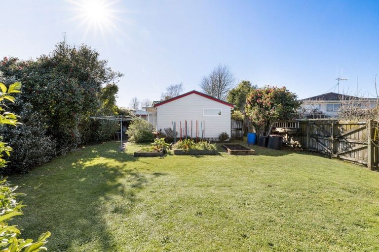 Photo of property in 21 Morrow Avenue, St Andrews, Hamilton, 3200
