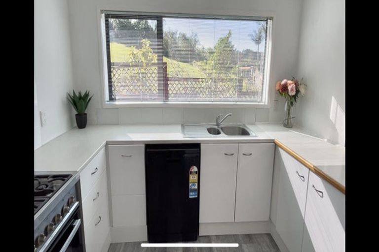 Photo of property in 11a Orewa Heights Crescent, Orewa, 0931