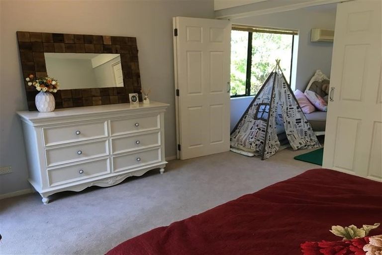 Photo of property in 5 Theodora Place, Mairangi Bay, Auckland, 0630