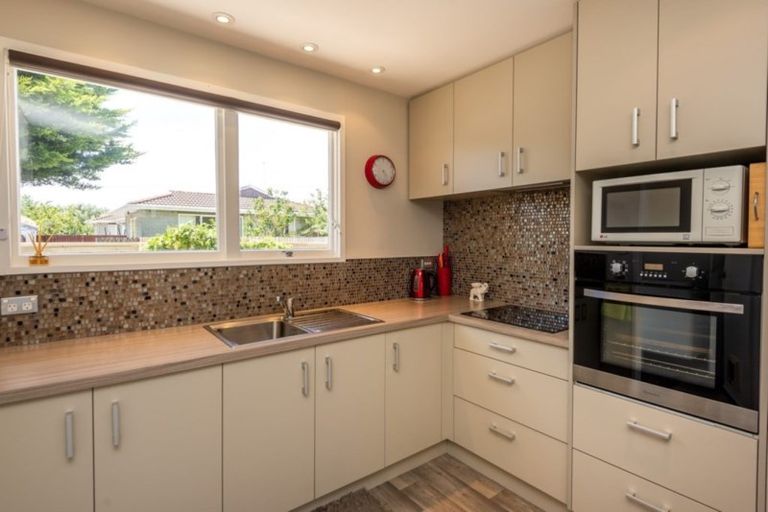 Photo of property in 1/15 Marriotts Road, North New Brighton, Christchurch, 8083