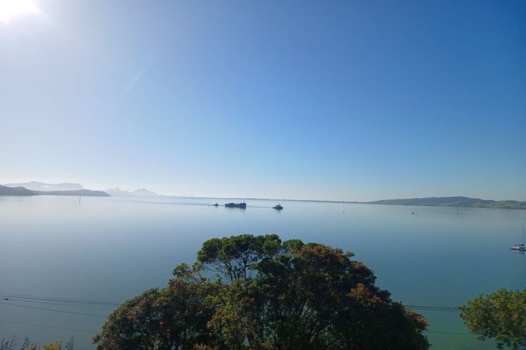 Photo of property in 102 Beach Road, Onerahi, Whangarei, 0110