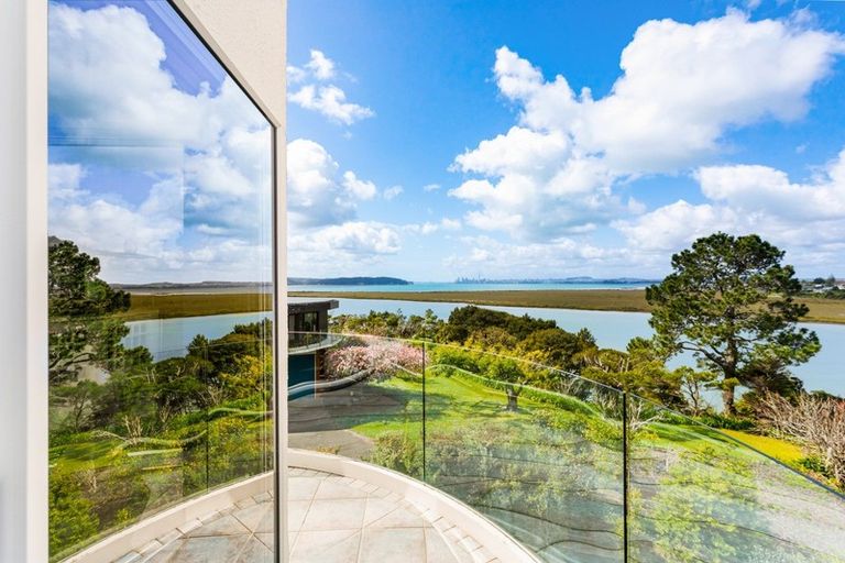 Photo of property in 21 Renoir Street, West Harbour, Auckland, 0618