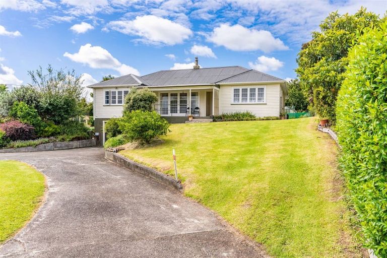 Photo of property in 16 View Street, Maungaturoto, 0520