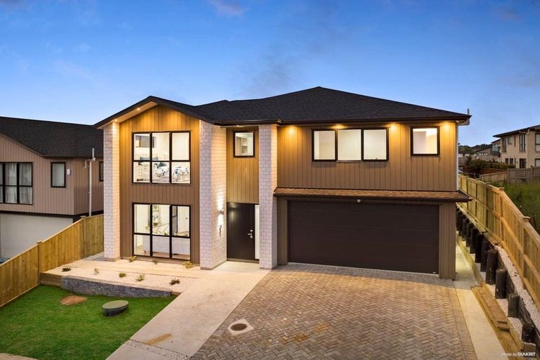 Photo of property in 27 Meadowridge Drive, Flat Bush, Auckland, 2019