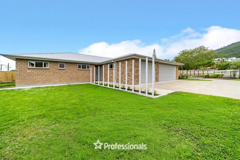 Photo of property in 3-9 Seddon Street, Waikanae, 5036